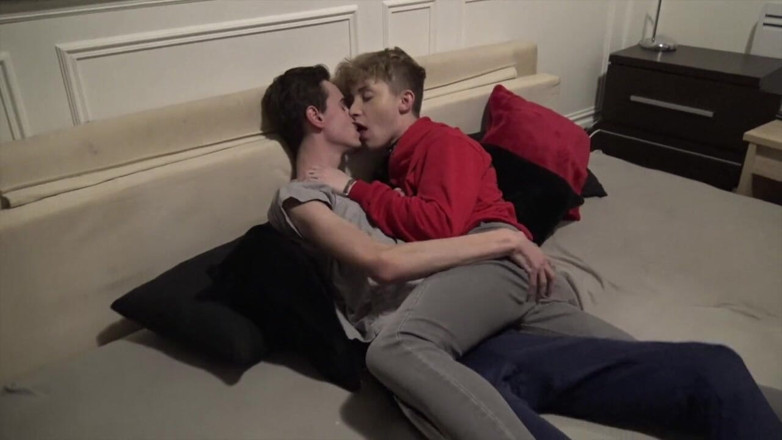 Ass Twink destroyed by older: The slut blond twink Andrea fucked bareback by young dude...