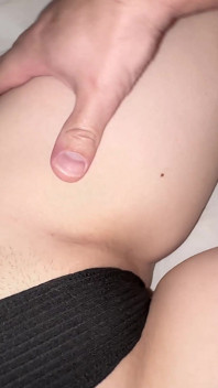 Il milionario ha sognato di scopare la mia figa vergine ma la mia figa è ancora stretta per i sottomesse