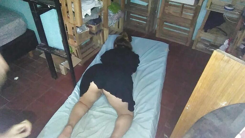 Fitcure1: Saya meluncur thong isteri saya ke sisi dan kami berkongkek...