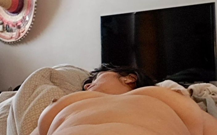 Mommy big hairy pussy: 继母等待继子来操她