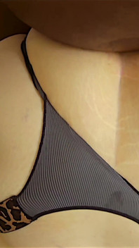 Gran culo jugoso en hijab, madura blanca milf muestra, show y provoca con su culo gordo en pantimedias - grandota grandota culona