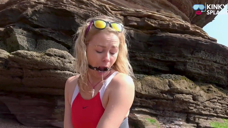 UKCuteGirl Lucy Lauren: Gagged on the Beach Dripping and Drooling Down My Swimsuit