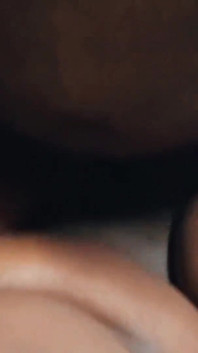 Bušení přítelkyně mého spolubydlícího Phat Ass Ebony Teen Perfektní creampie kundička