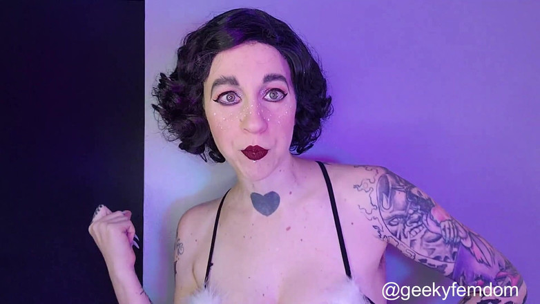 Geeky Femdom: Sváteční paroháč jí mrdku