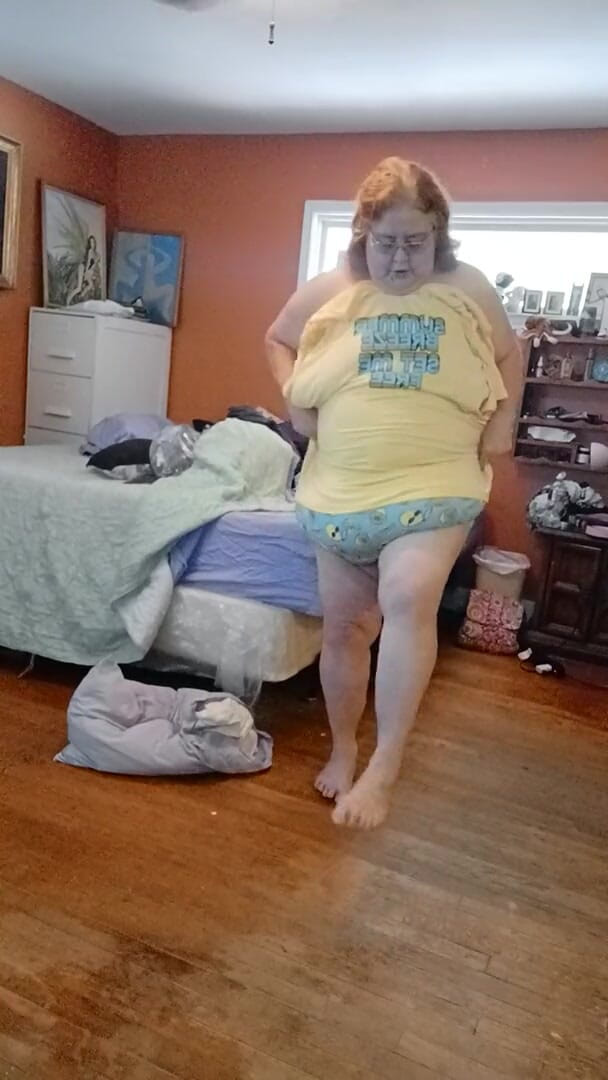 BBW nurse Vicki adventures with friends: Na dziś zakładamy szorty My Blue lemon boy i resztę...