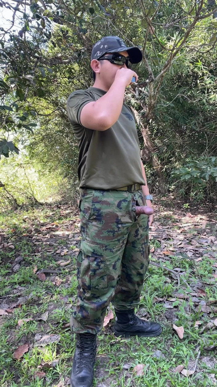 Hiroshi_cr: Nadržená Solider Thai Honí a stříká v práci