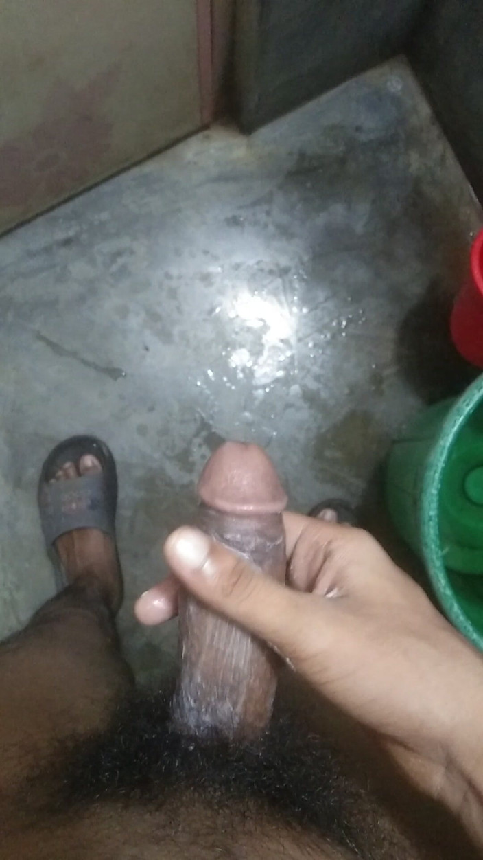 Viral_tiktokar: Então fui ao banheiro, deixei sabão nas mãos e esfreguei...
