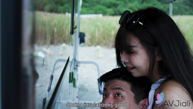 AV Jiali: Ccc en haar minnaar ontsnappen het feest en sluipen weg...