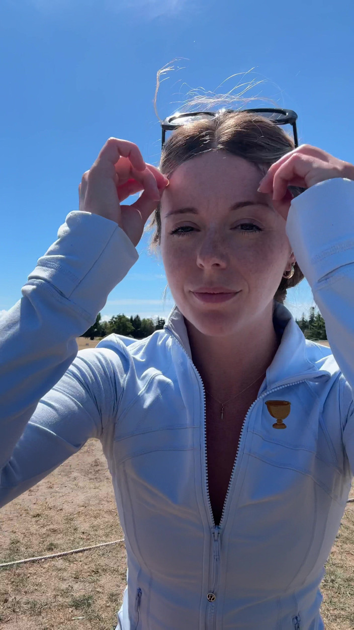 Nadia Foxx: Публичный оргазм на драйв-хребете