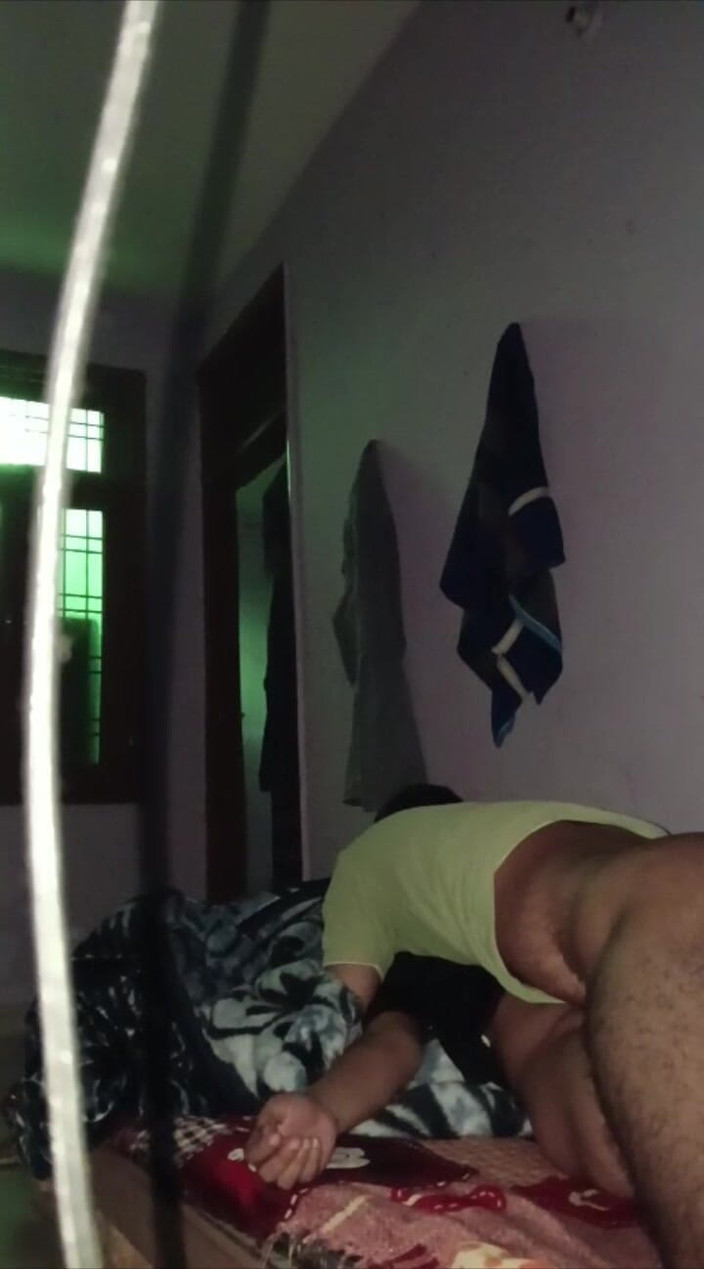 Rishi: Saya tidak mahu menyewa, hanya menghilangkan dahaga pepek saya, saya...