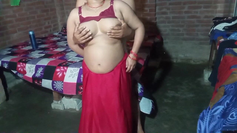 Manjushukla: Laal Sari Me Bhabhi Ji se ve muy caliente y...