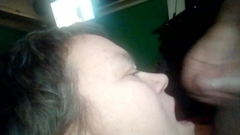 Sex hub couple: Velký výstřik do jeniny horké pusy