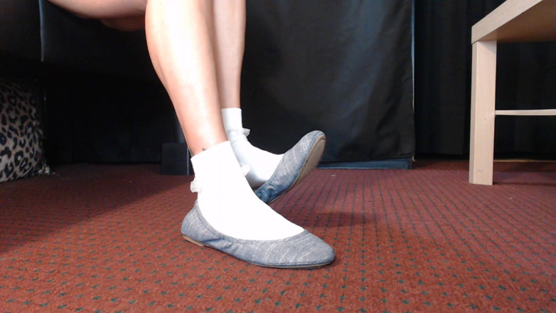 Abby Anna: Ruffled socks gray balletflats shoeplay