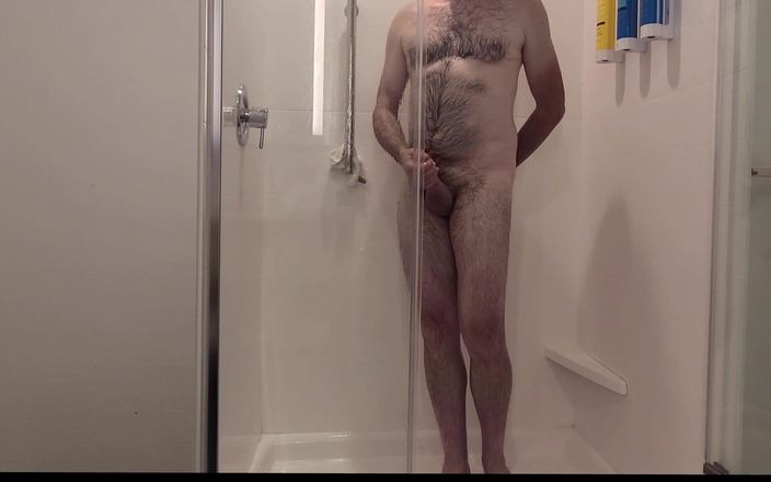 Jon Screcrow: Spaß solo in der Dusche haben, dann wichsen vor dem...
