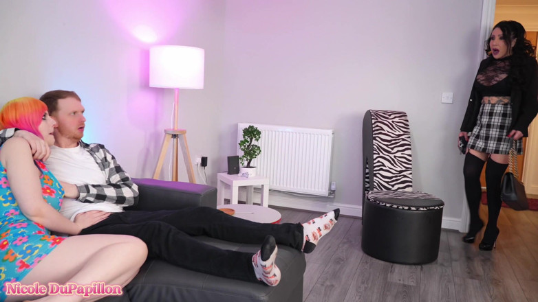 Nicole Dupapillon: Wat gebeurt er achter gesloten deuren