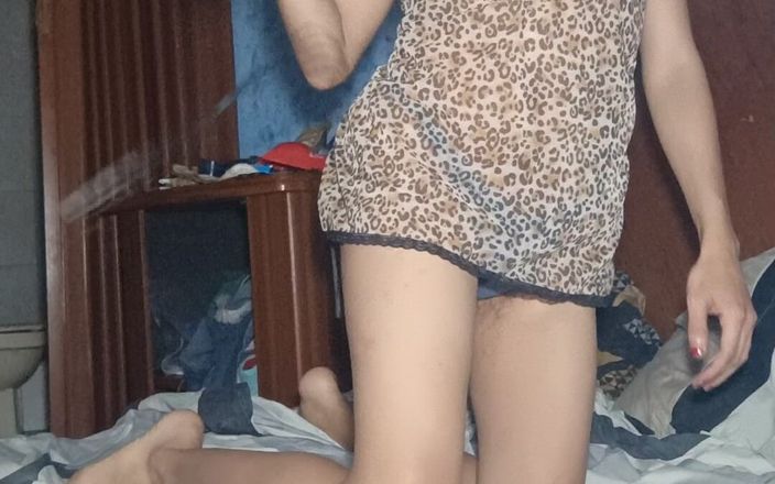 Femboy from Colombia: 私はそれがとても好きです、私はそれが大好きです、とてもおいしいです