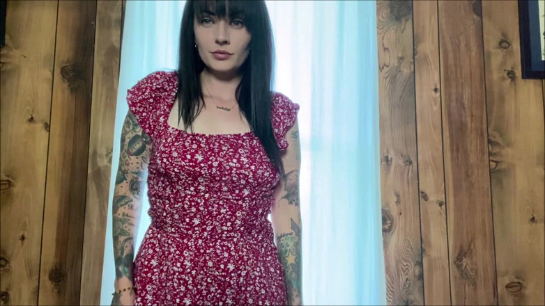 Miss Morticia: Red Daisy Deep