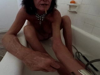 Lizzy Yum VR: Lizzyyum VR având orgasm partea 5 Fantasy scăldând țâțele clitorisului pizdei