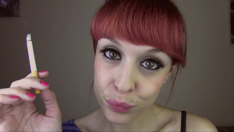 Candystart Videos: Fetish merokok ekstrem - close-up