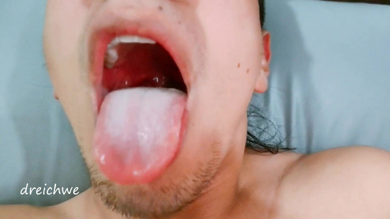 Dreichwe: Saliva From My Mouth Drips All Over My Face