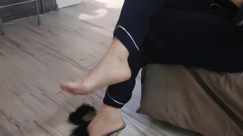 Yvonne: 出轨的妻子