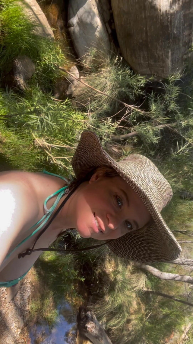 Bikini Stepmom by the Creek (Erin Electra) Bikini Stepmom by the Creek (Erin Electra)