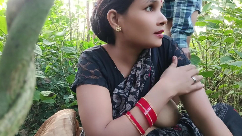 Renudbf: Chica del pueblo al aire libre en la jungla