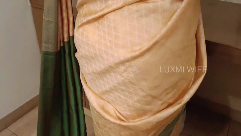 Luxmi Wife: saari men dost ki sauteli mammi ko choda - 1