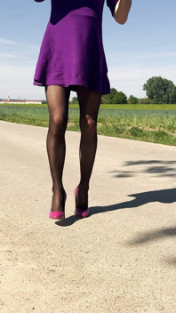Sissy Spontaneously Pisses in Her New Pantyhose During a Break