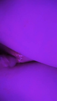 Mi coño mojado está esperando polla Primer plano. Jugoso coño de 18+