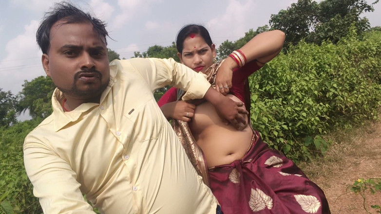 Sona bhabhi: Indian Desi Bihari Village Wife Hard Touch Big Boobs