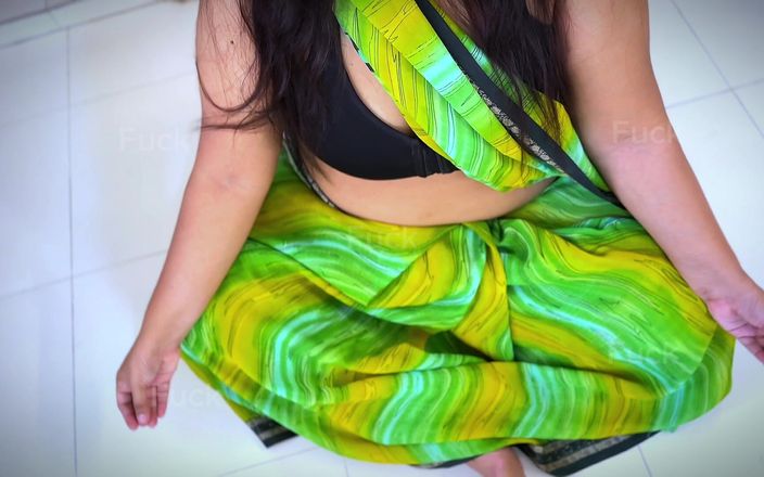 Aria Mia: Ngentot ibu tiri india yang hot sambil latihan yoga