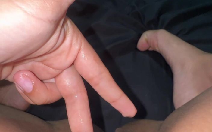 EMY_AND_JONH: Tôi đã có một ngày tồi tệ, tôi nên thư giãn.