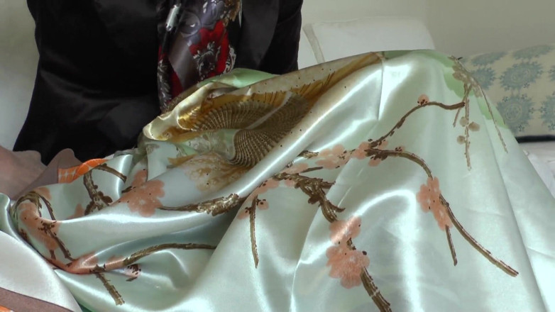 Lady Victoria Valente: Paskalyada saten atkımın üzerine boşalabilirsiniz, Lady Victoria Valente