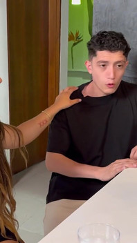 Heißer mexikanischer dreier mit einem betrügenden freund und seiner MILF-Freundin Verito Aguas, Pipeboy