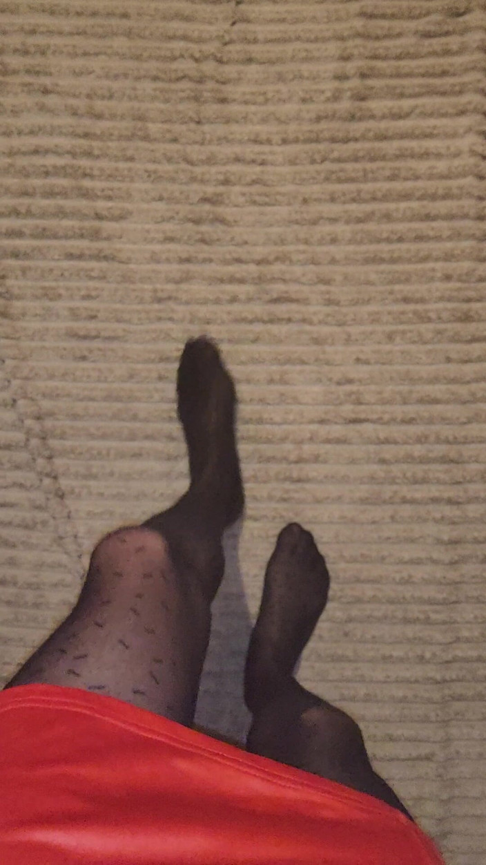LoverPantyhose: Teasing My Pattern Black Pantyhose