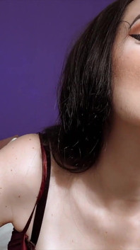 CEI Asmr van de koningin van de rode lippenstift