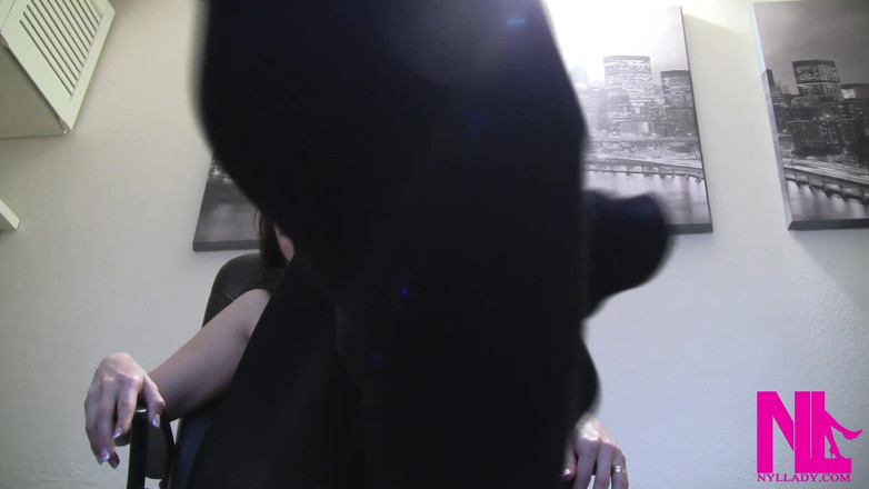 Nyllady: Toe pointing pakai stoking hitam