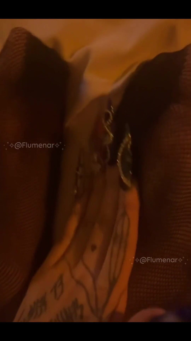 Sexy Nails and Fishnet (Flumenar)