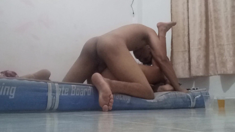 AngyAmazon: 18yo Put the Bed in the Floor to Avoid His...