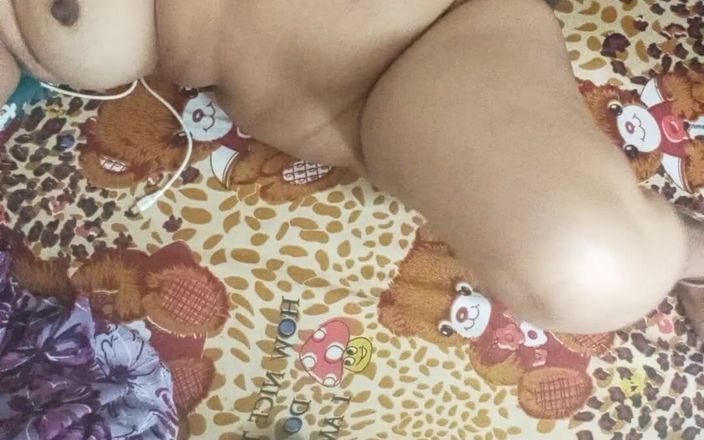 Bed: 性爱视频