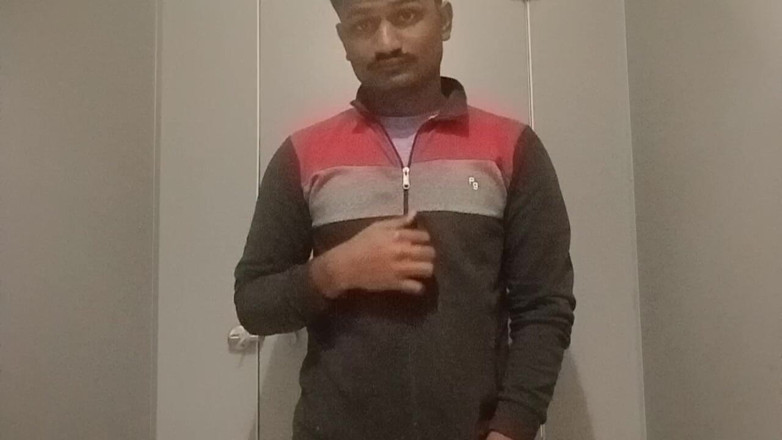Kumbha Manoj Kumar: 7 Inch Boy