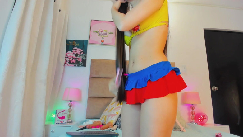 Amaiasonn: A Cute Latina Just Wants to Be Fucked in Her...