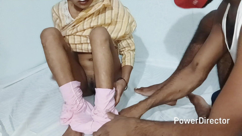 Laxmi deshi: 18歳のインド人処女の女の子が犯される