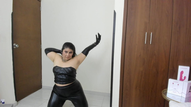 Kira Geiner: Ohromující MILFka