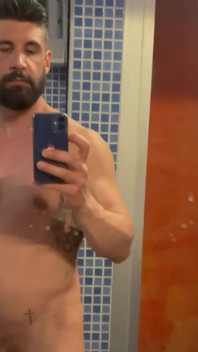 Wer will mit mir im sexclub duschen?