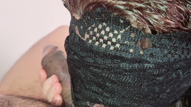 Agnes Swallow: ちょっと彼のチンコで遊んでる