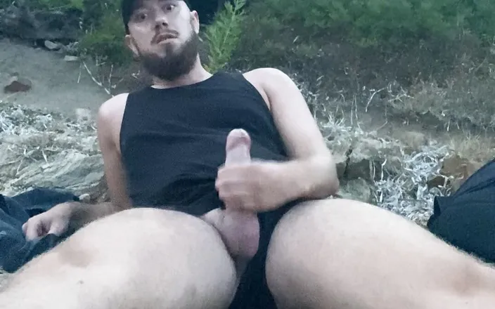 Robex Hib: How many times does his dick bounce? Hot guy jerks...