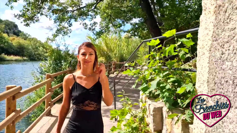 The Frenchies of the web: Stella，一个顺从的人，喜欢被干