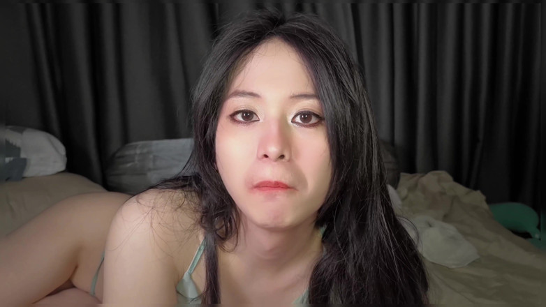 Lobsterroll: Lg121 - Femme and Her Daily Protein